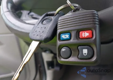 2004 Mercury Grand Marquis Ls из США, поврежденный, VIN 2MEFM75W94X632361